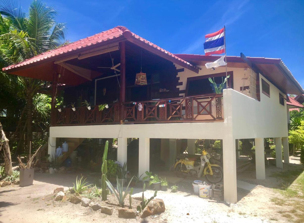 Three Rare & Private Front Beach Villas Thongsala Exterior photo