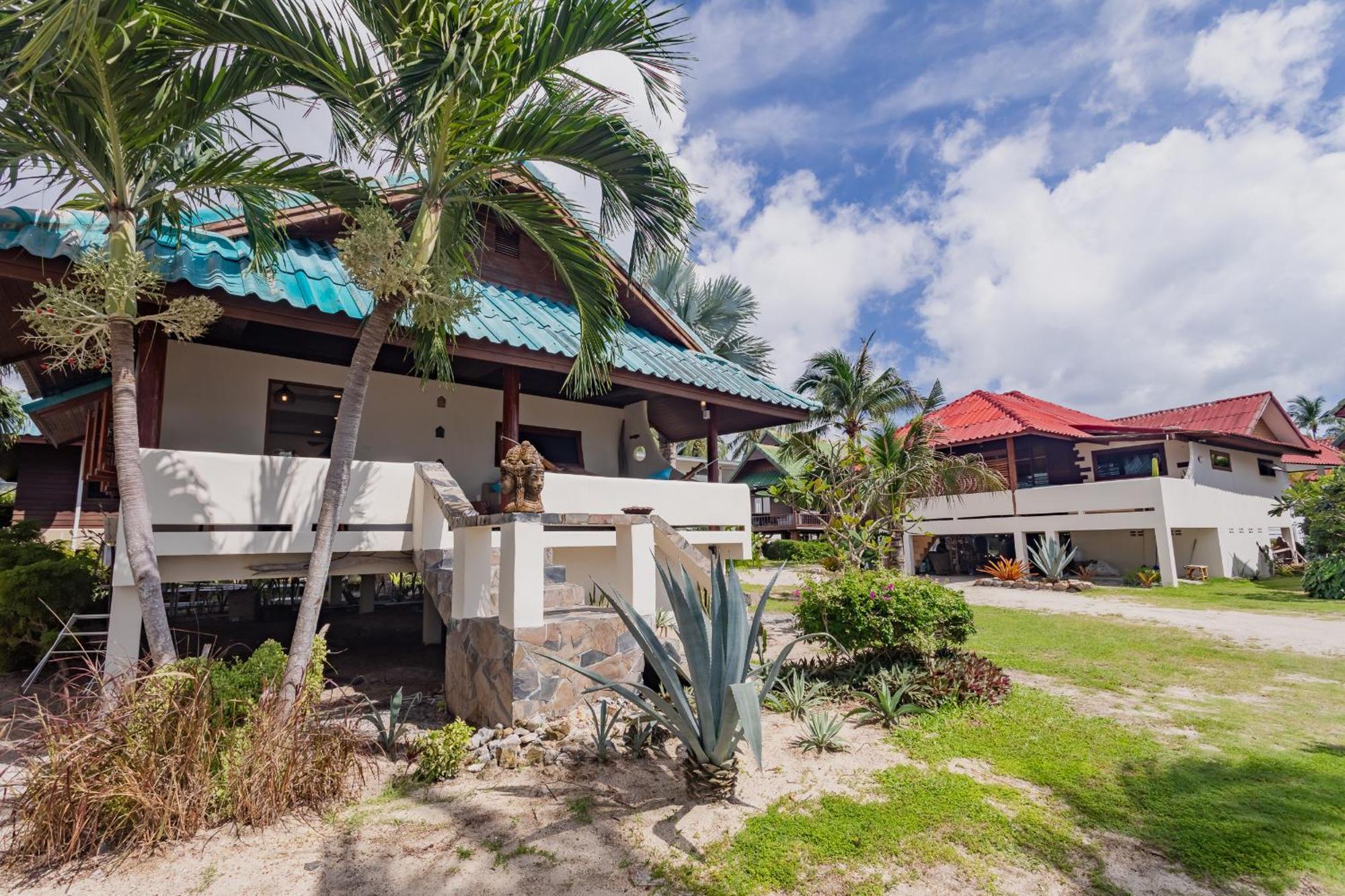 Three Rare & Private Front Beach Villas Thongsala Exterior photo