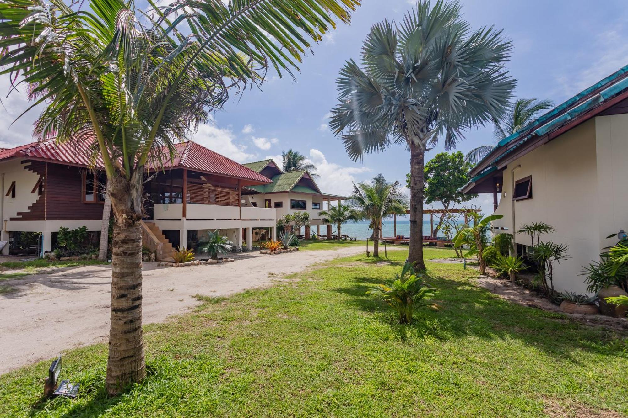 Three Rare & Private Front Beach Villas Thongsala Exterior photo